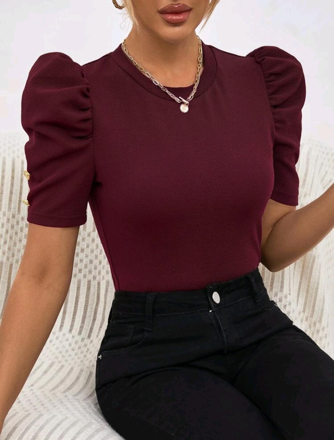 Blusa con detaye en la manga