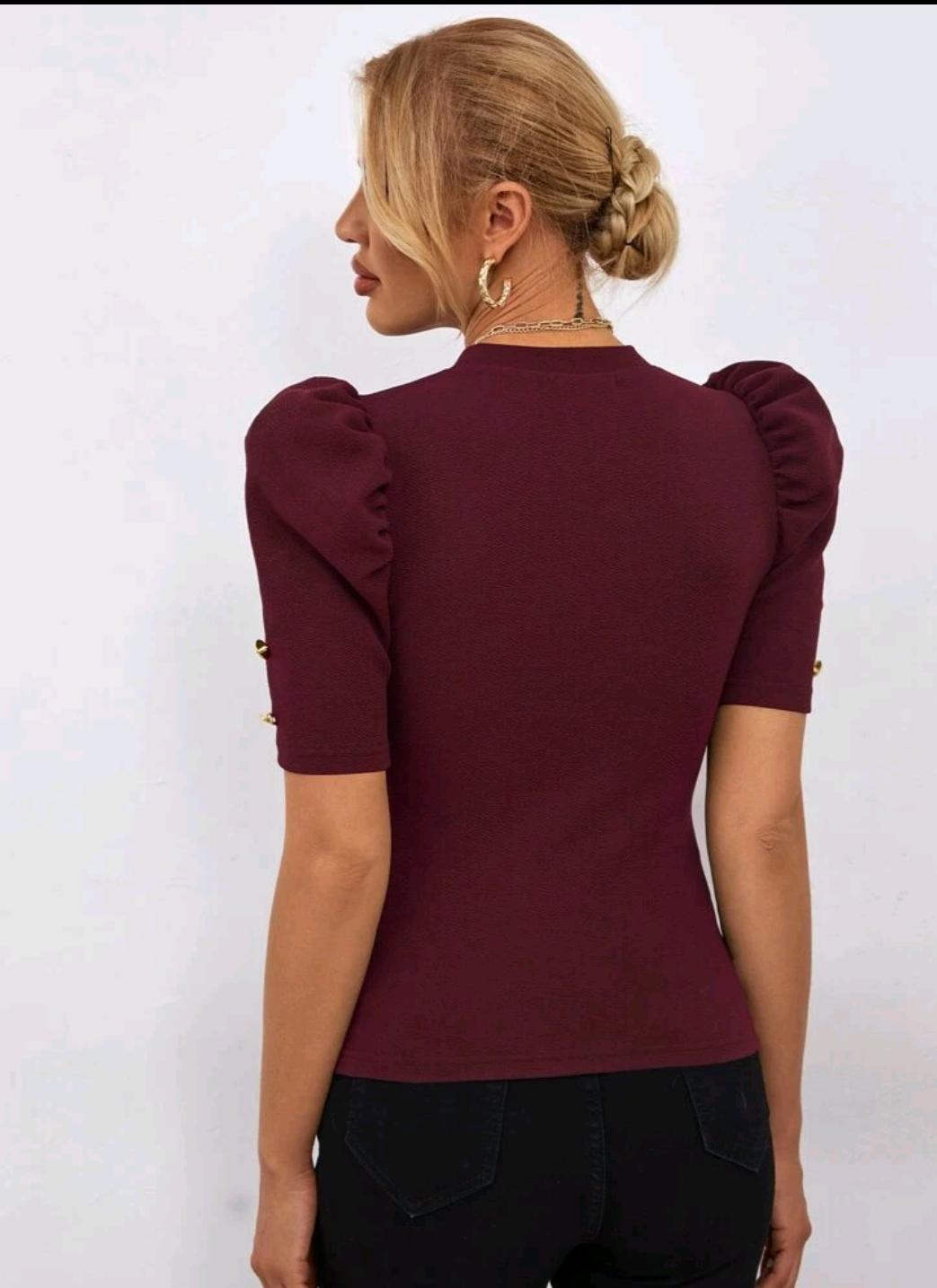 Blusa con detaye en la manga