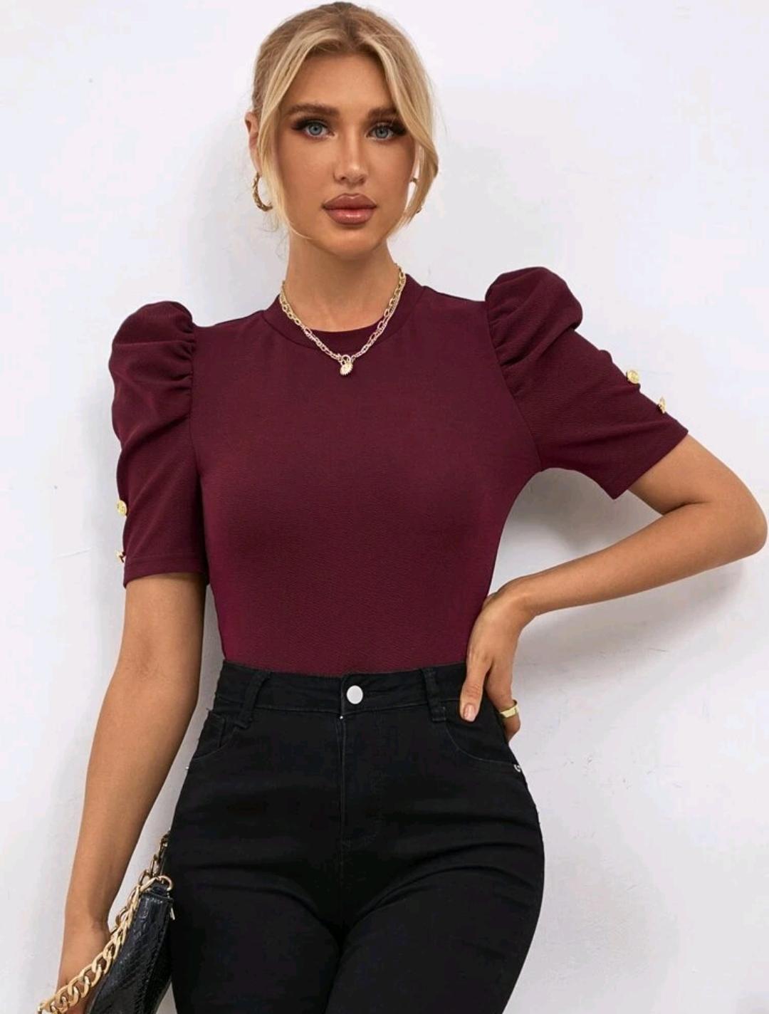 Blusa con detaye en la manga